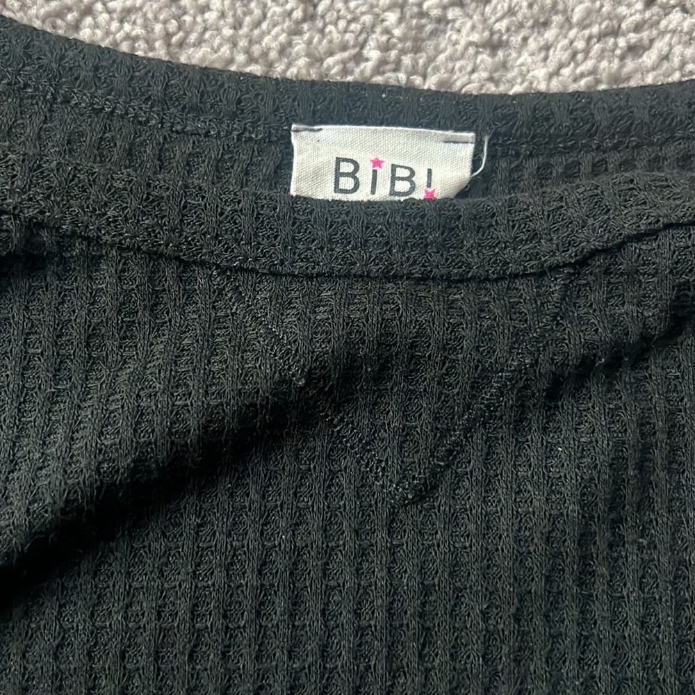 Black Waffle Knit Long Sleeve Shirt with Fashion Sleeves - Size Medium - Picture 3 of 3